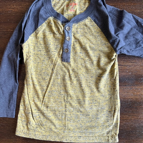 2 Cat & Jack Long Sleeve Tees - Picture 6 of 7